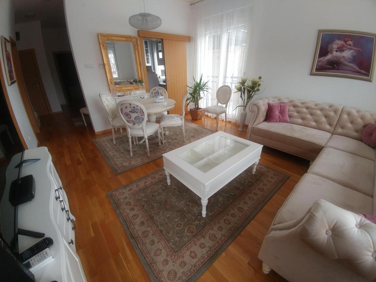 Jc10 Apartment 3 Bedroom, Free Parking, 73Sqm نوفي ساد المظهر الخارجي الصورة